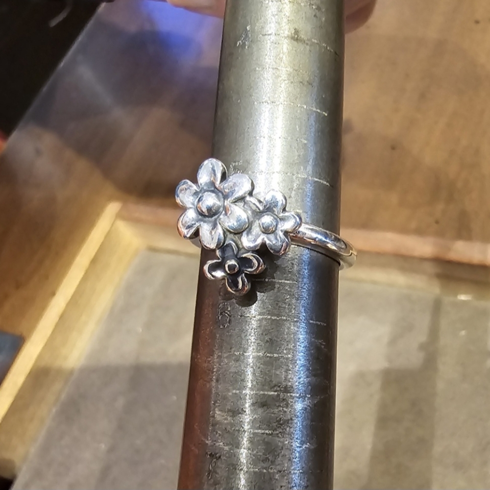 James Avery Stackable Flower Ring - image 7